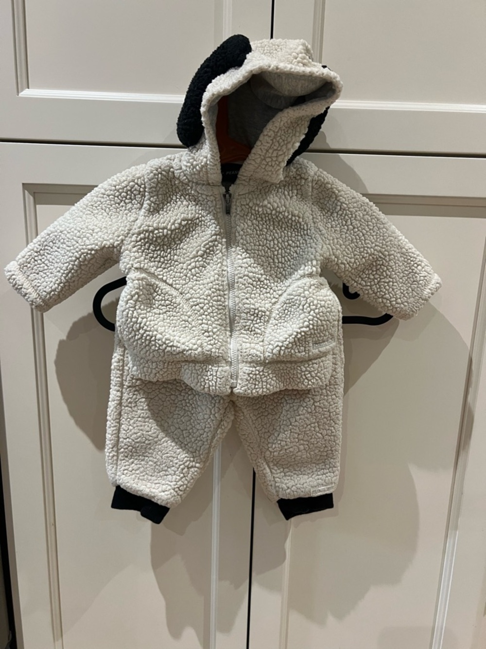 Baby Gap 3-6m peanuts Sherpa suit